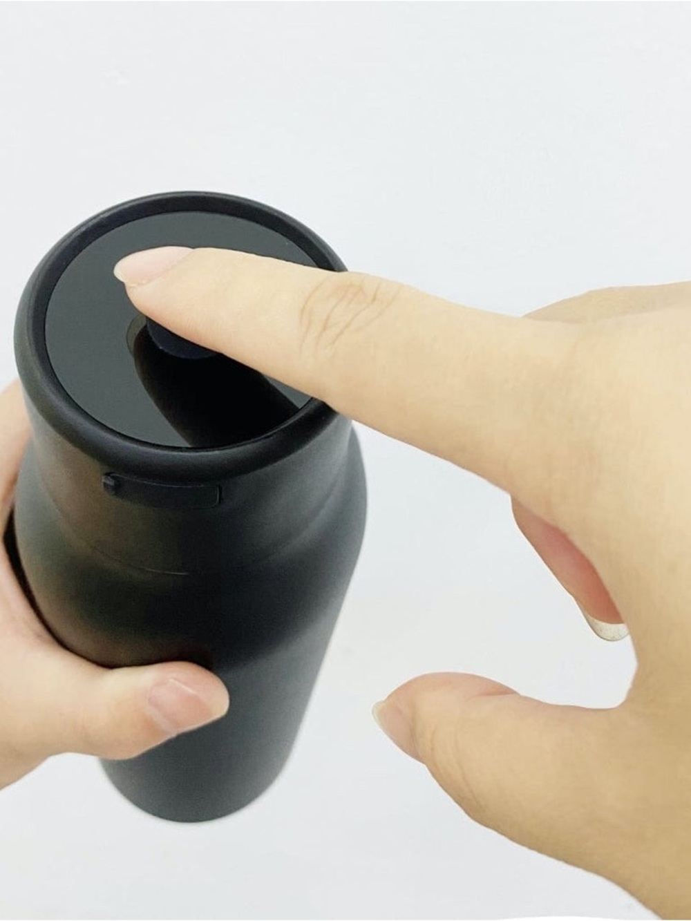 UVBrite Go Bottle Black 18.6 oz - Picture 3 of 10